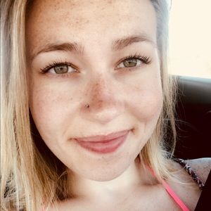 Meet your Posher, Brittney